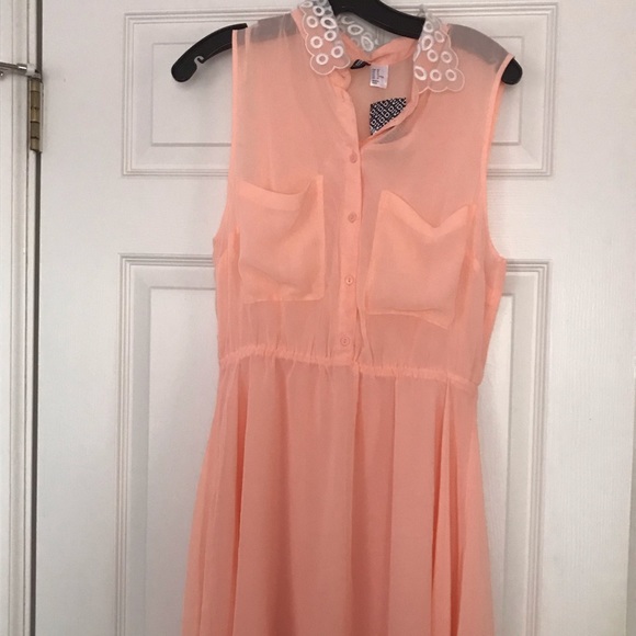 H&M Dresses & Skirts - NWT H&M Sleeveless Chiffon Dress